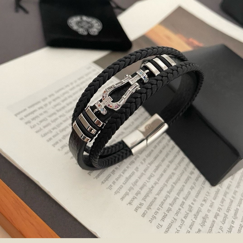 Ch**me He**ts bracelets